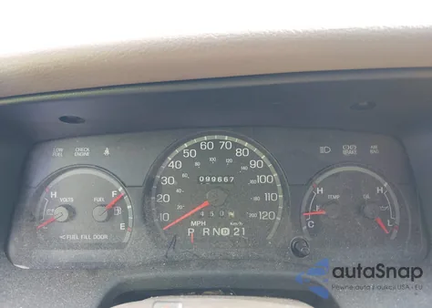 2005 Ford Crown Victoria Standard из США, поврежденный, VIN 2FAFP73W25X121741